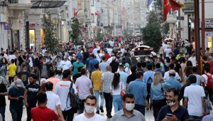 ‘Kadınlar, koronavirüsü daha çok ciddiye alıyor’
