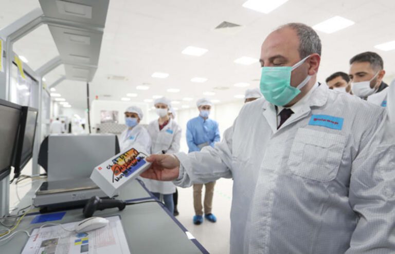 Bakan Varank’tan ‘Xiaomi’ açıklaması: Önümüzdeki ay satışa çıkıyor