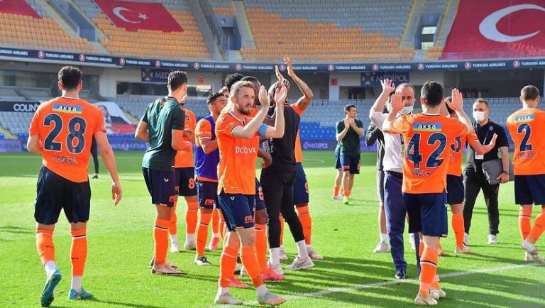 Medipol Başakşehir kümede kalmayı garantiledi