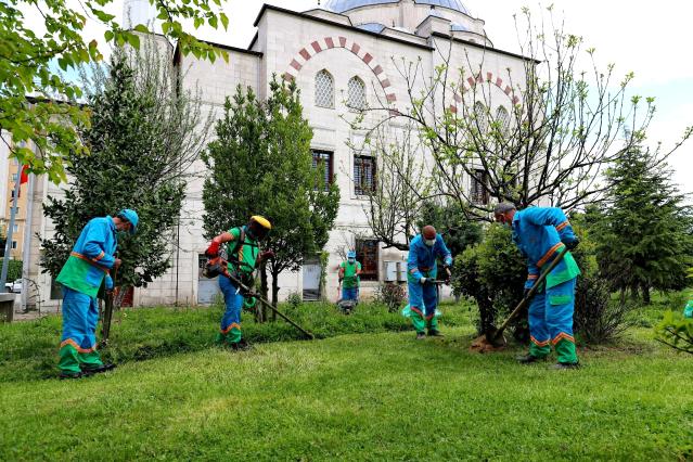 Başakşehir’de camilerde bayram hazırlığı başladı