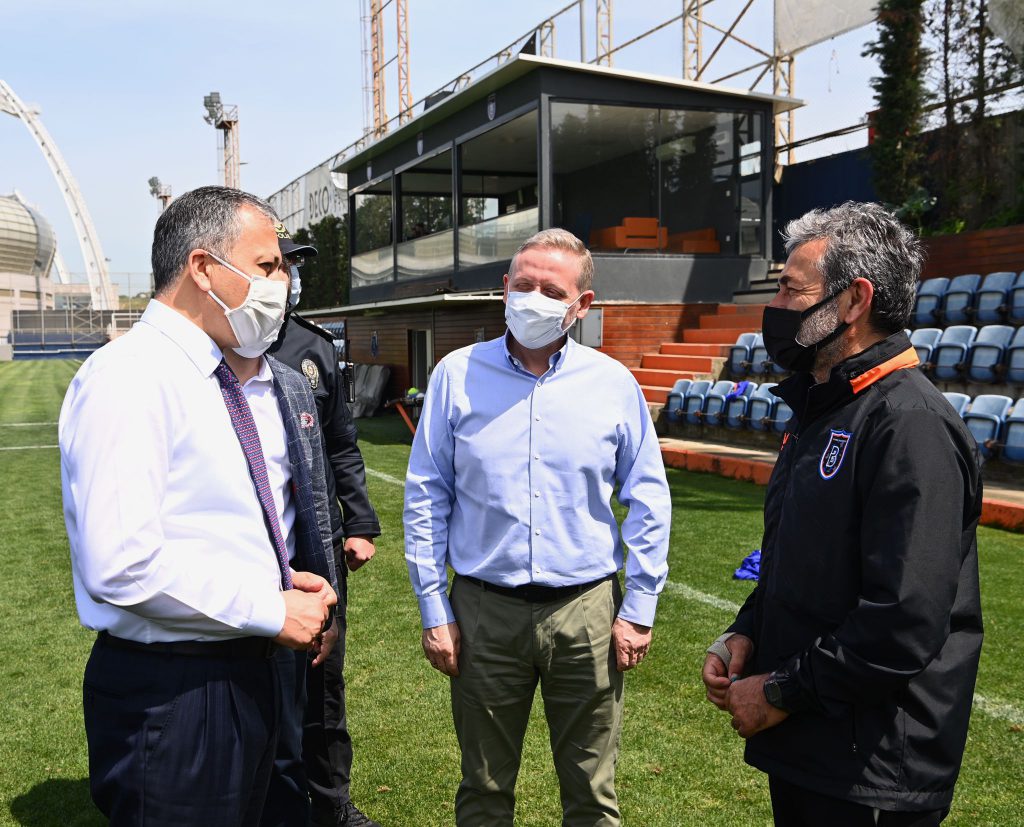 Vali Yerlikaya, Başakşehir Futbol Kulübü’nü Ziyaret Etti