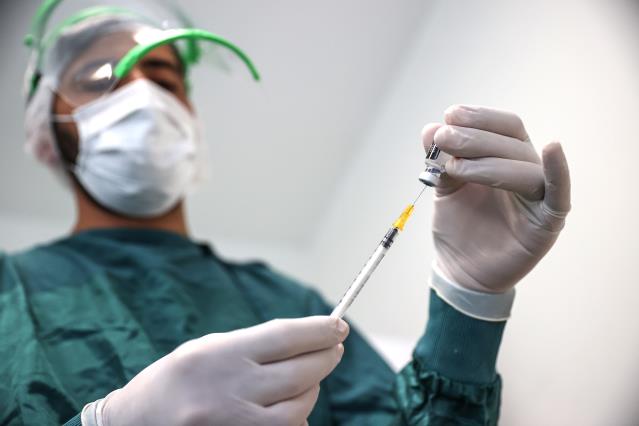 50 yaş ve üzerindekilerin aşılanmasına başlandı