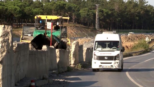 Başakşehir’de İBB’nin cadde üzerine kurduğu şantiye, tehlike saçmaya devam ediyor
