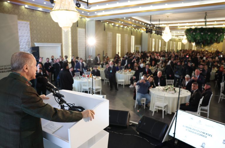 Cumhurbaşkanı Recep Tayyip Erdoğan, İstanbul’da “Başakşehirli Romanlar Geleneksel İftar Buluşması”na katılarak konuşma yaptı. 