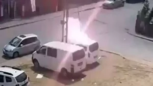 Elektrik kabloları bomba gibi patladı