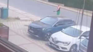 Başakşehir’de film sahnelerini aratmayan olay: Pompalı tüfekli kişiye müdahale ederken silah böyle patladı